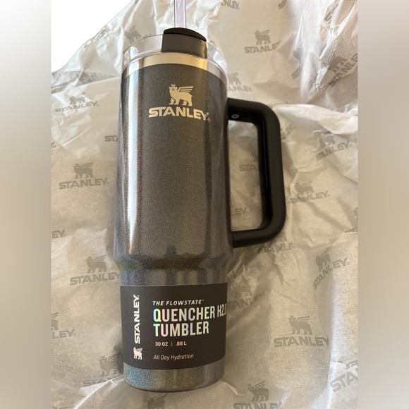 Stanley Midnight Glitz 30 oz. Quencher H2.0 FlowState Tumbler New in Box - Picture 4 of 6